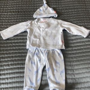 Magnetic Me outfit with hat